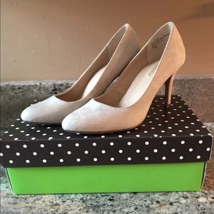 Kelly & Katie Nude Suede Heels 6.5 Shoes WITH BOX